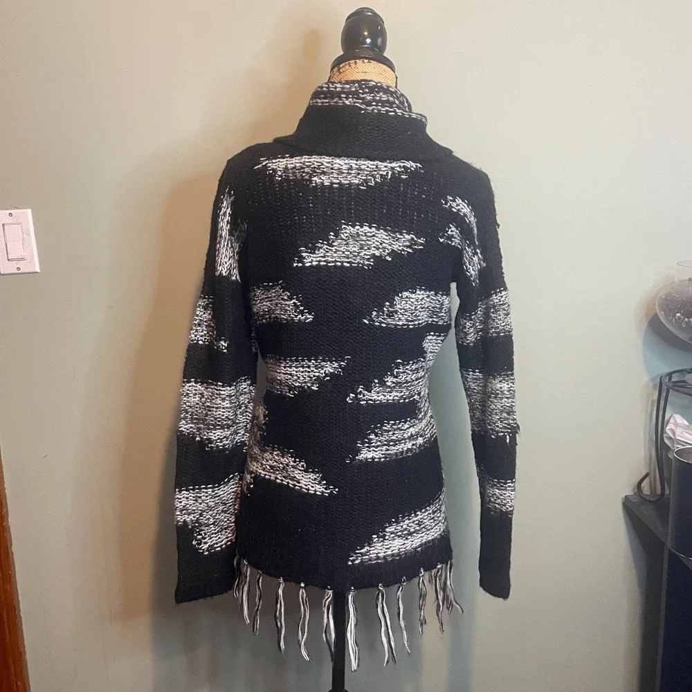 Venus Womens Casual Boho Cozy Winter Fringe Turtleneck Sweater Black Gray Medium